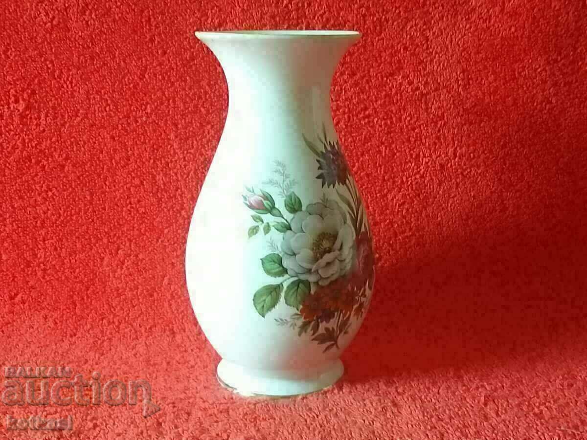 Auction Old Porcelain Vase Gilt Flowers Bouquets Germany Royal Auction Old Porcelain Vase Gilt Flowers Bouquets Germany Royal