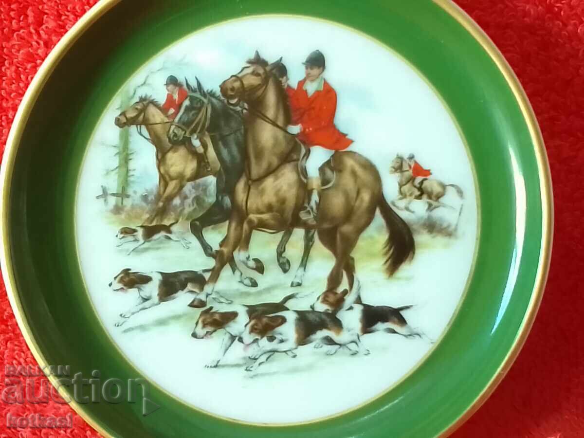 Old KAISER porcelain plate Horses Hunting Dogs gilding Hunter with price 15.50 BGN | € 7.93 Old KAISER porcelain plate Horses Hunting Dogs gilding Hunter with price 15.50 BGN | € 7.93