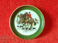 Old KAISER porcelain plate Horses Hunting Dogs gilding Hunter