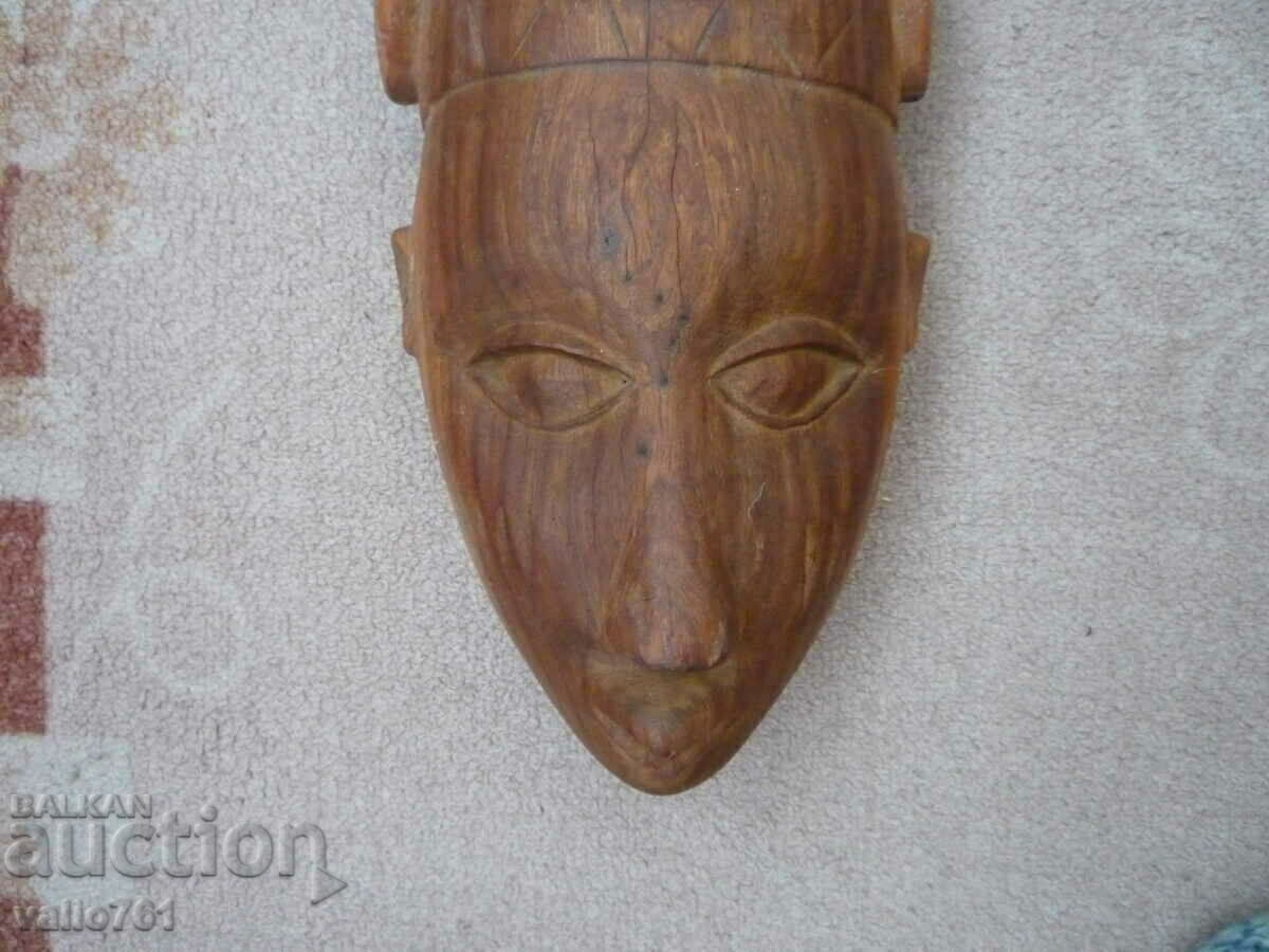 Auction  RARE OLD AFRICAN MASK OF THE "PUNU" TRIBE - GABON
