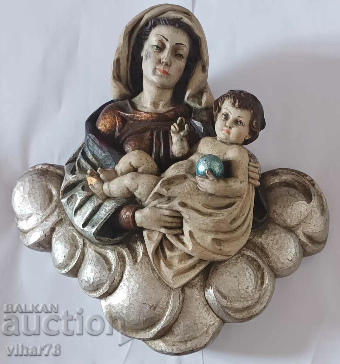Figure of the Virgin Mary with the Child
