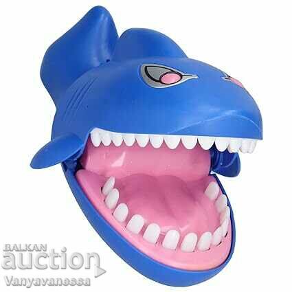 Jucărie de fiară care mușcă rechin