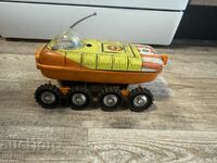 Vechi rover spațial de jucărie din metal rusesc