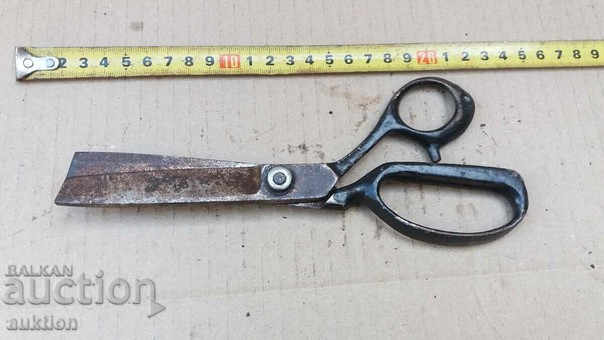 стара ножичка - шивашка с цена 1.99 лв. | € 1.02 стара ножичка - шивашка с цена 1.99 лв. | € 1.02