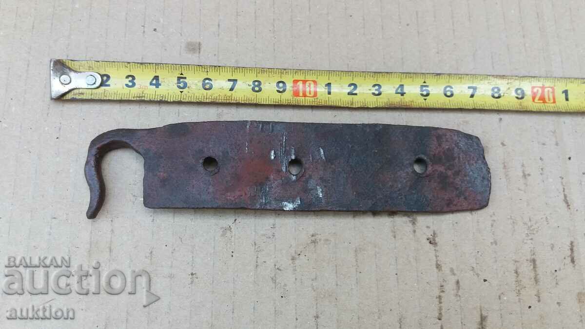 încuietoare veche cu preț 1.99 BGN | € 1.02 încuietoare veche cu preț 1.99 BGN | € 1.02