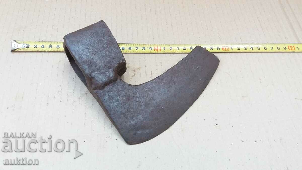 Livrarea topor vechi - masiv Livrarea topor vechi - masiv