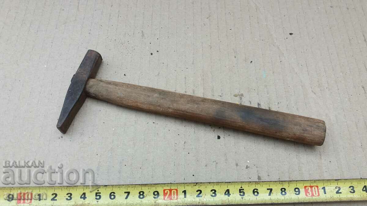 old small craft hammer, mallet with price 11.99 BGN | € 6.13 old small craft hammer, mallet with price 11.99 BGN | € 6.13