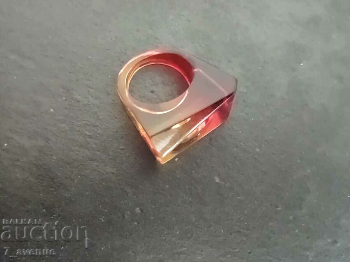 Sticla acrilica veche INEL, 19.05.2024 cu preț 99.00 BGN | € 50.62 Sticla acrilica veche INEL, 19.05.2024 cu preț 99.00 BGN | € 50.62