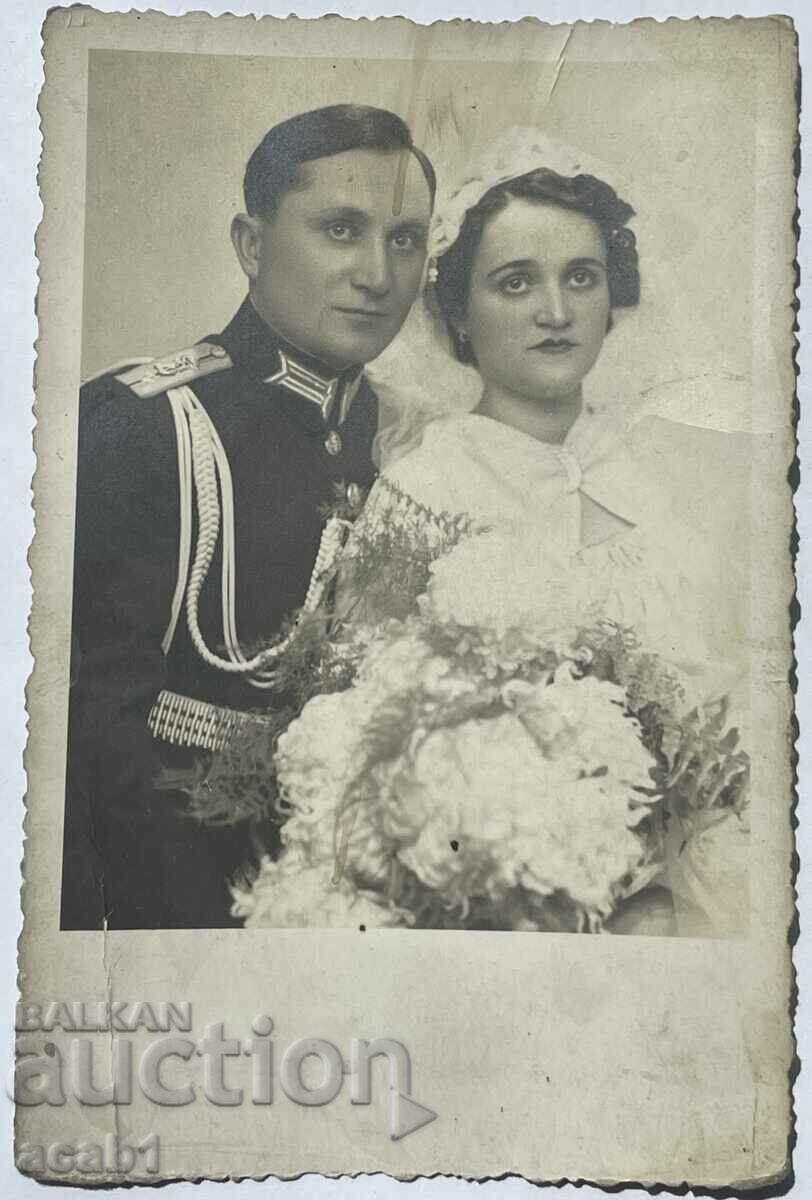 Pilot with his Family with price 15.99 BGN | € 8.18 Pilot with his Family with price 15.99 BGN | € 8.18