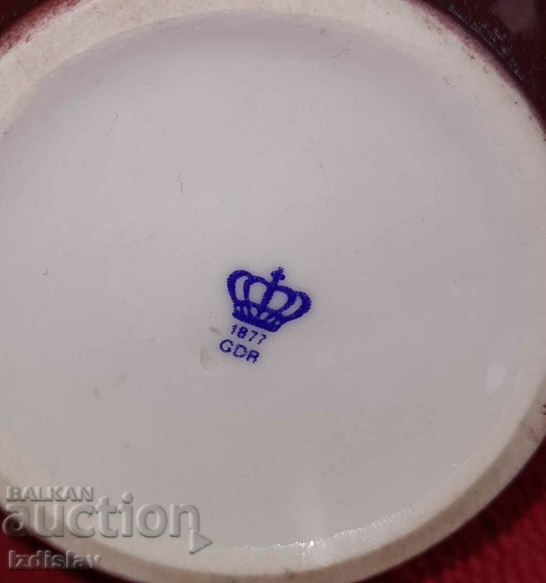 Auction Two GDR porcelain vases Auction Two GDR porcelain vases