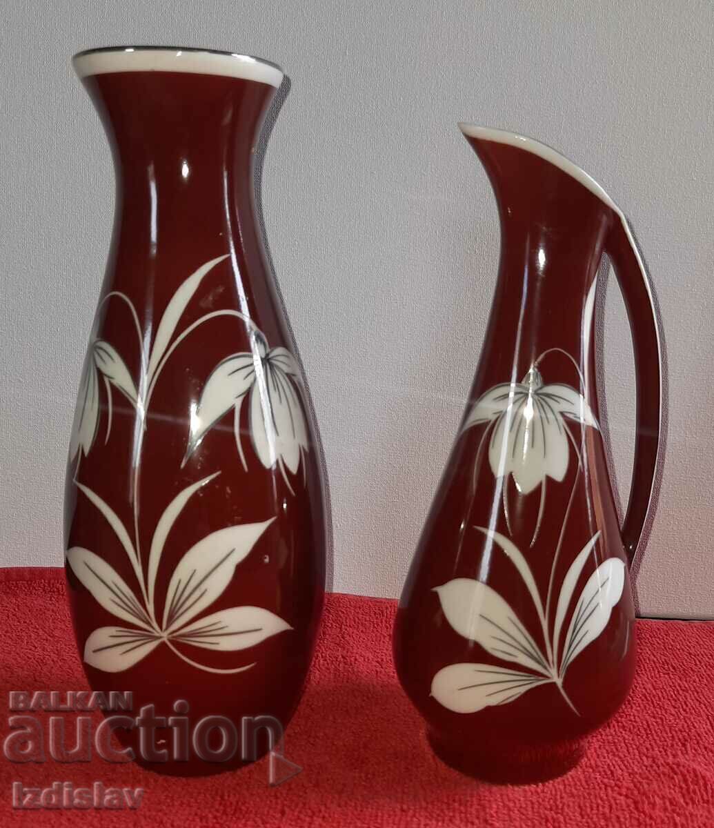 Two GDR porcelain vases Two GDR porcelain vases