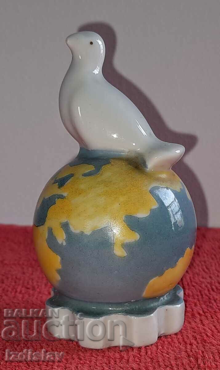 Figurină de porțelan porumbel păcii