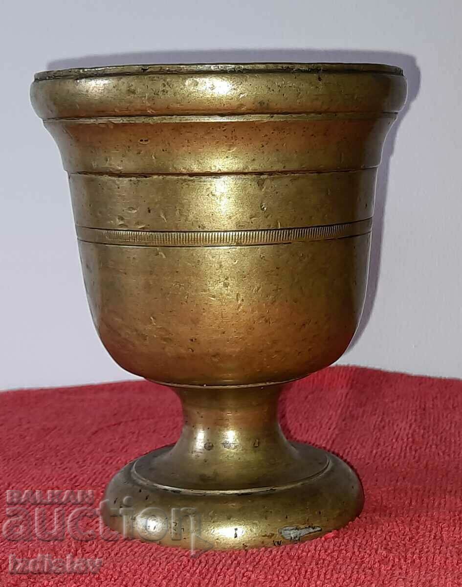 Аптекарско бронзово хаванче на варненски фармацевт от 1910 г с цена € 41.00 | 80.19 лв. Аптекарско бронзово хаванче на варненски фармацевт от 1910 г с цена € 41.00 | 80.19 лв.