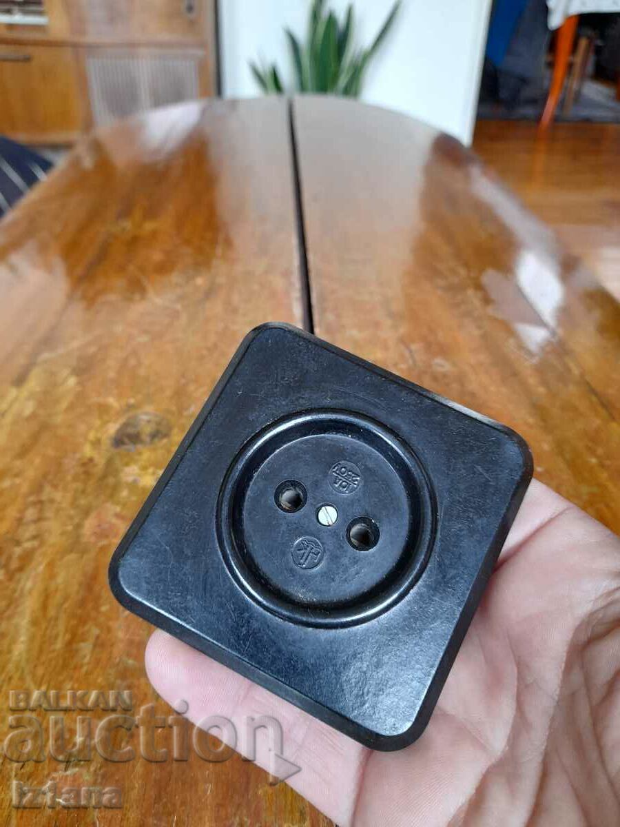 Old electrical outlet with price 11.00 BGN | € 5.62 Old electrical outlet with price 11.00 BGN | € 5.62