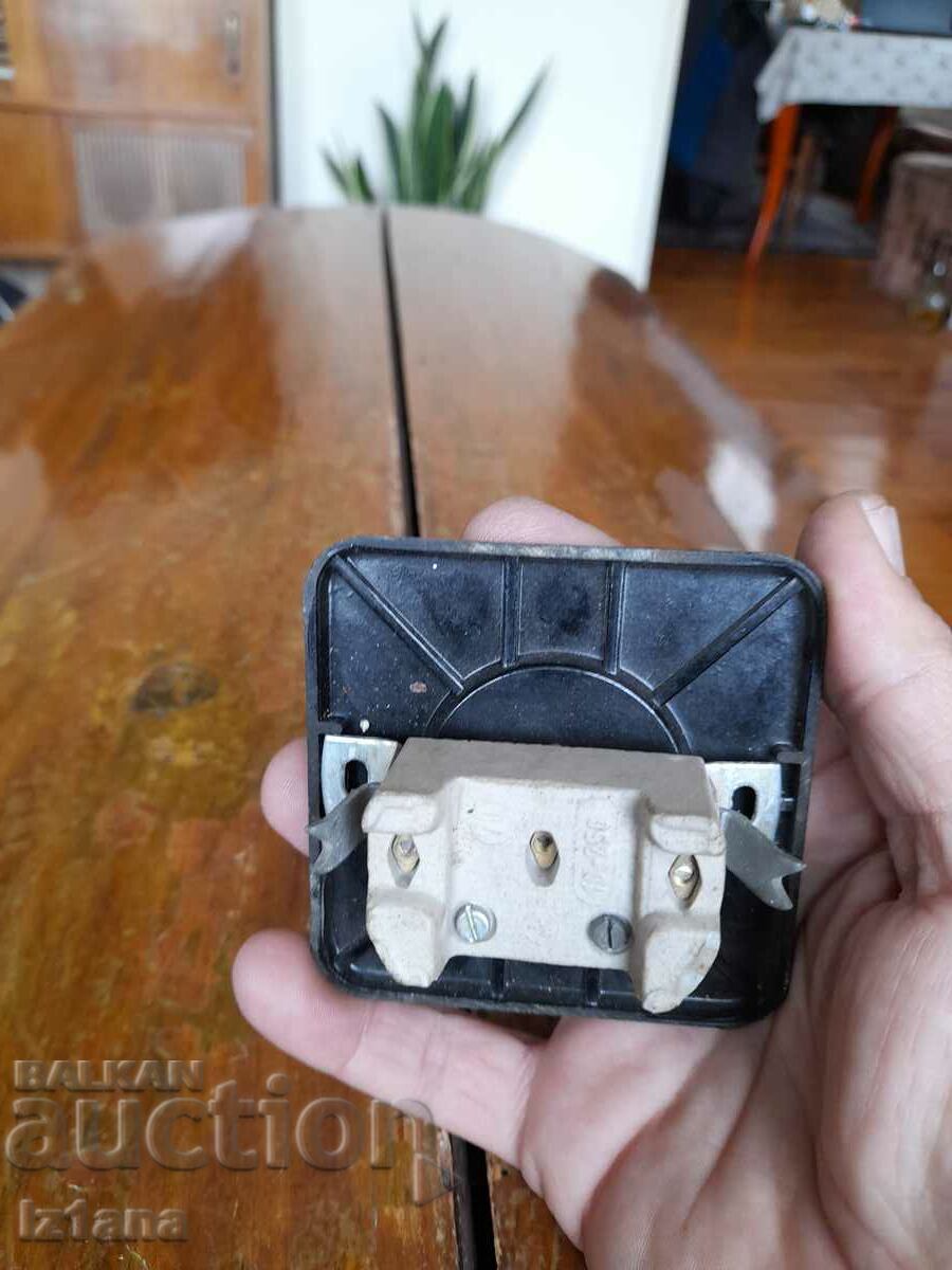 Auction Old electrical outlet Auction Old electrical outlet