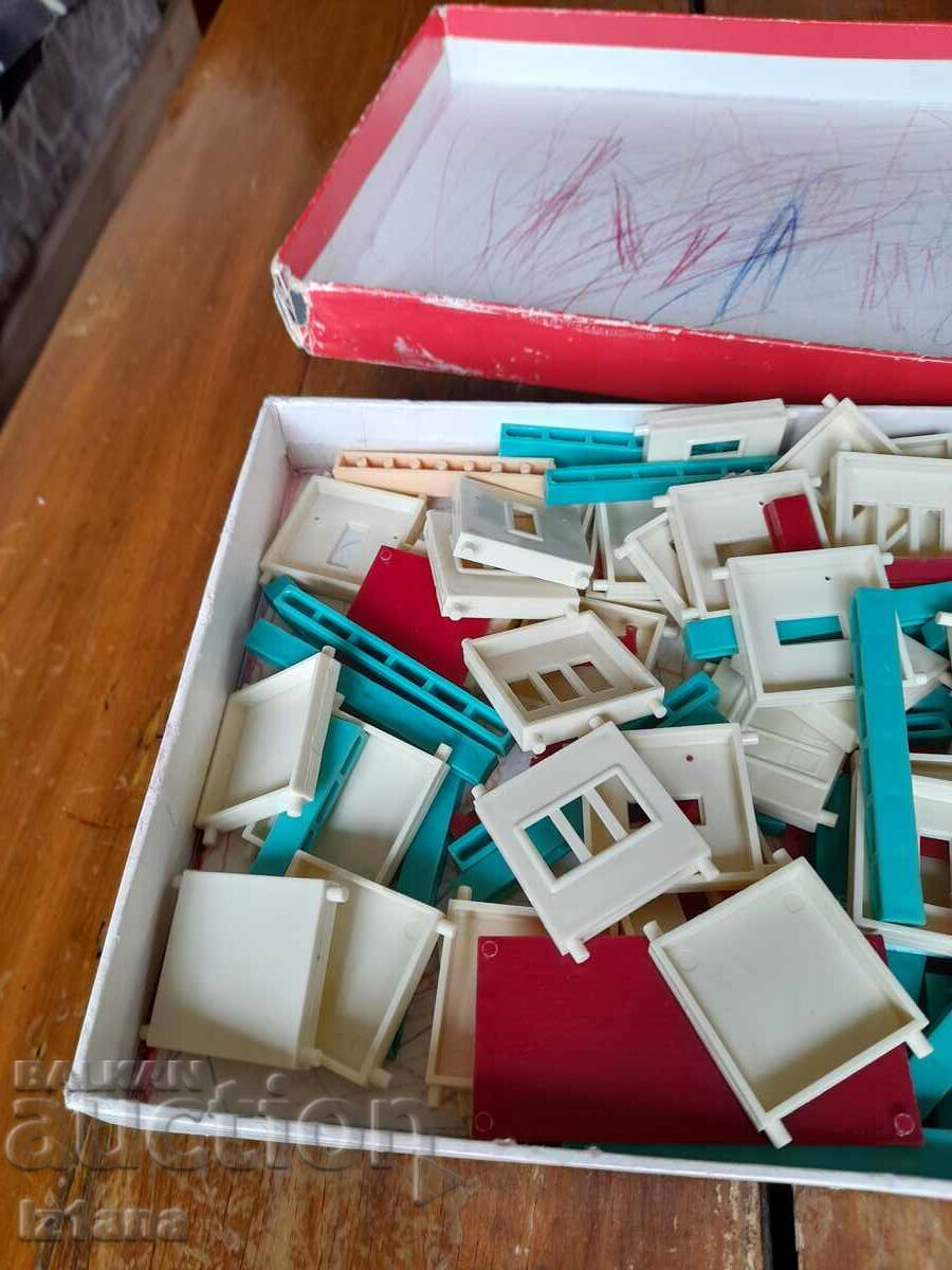 Auction  Old children's game Builder 4