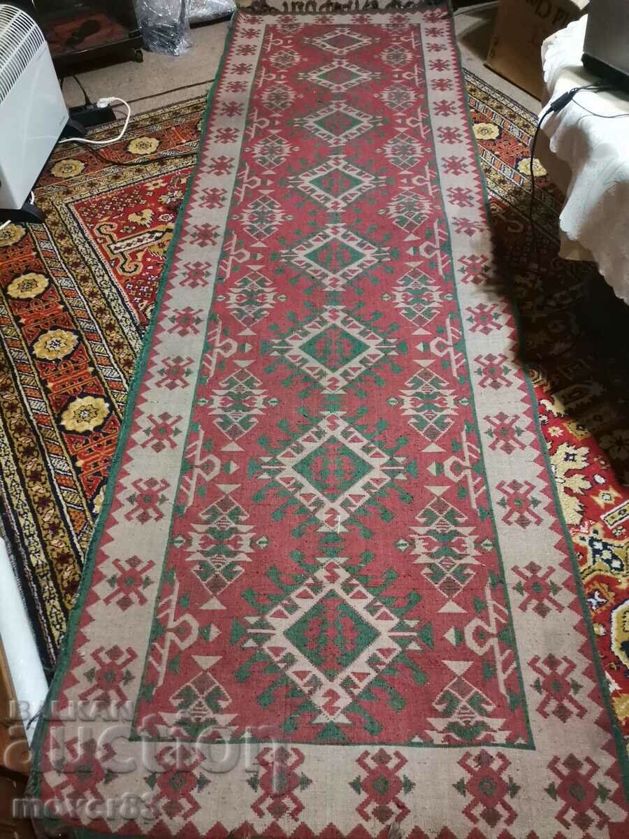Chiprovska trail. Carpet