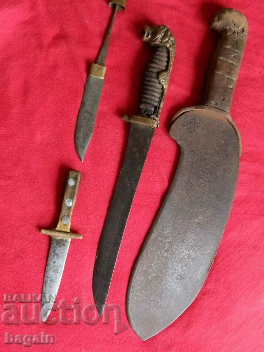 Daggers, knives. First World War. Lot.