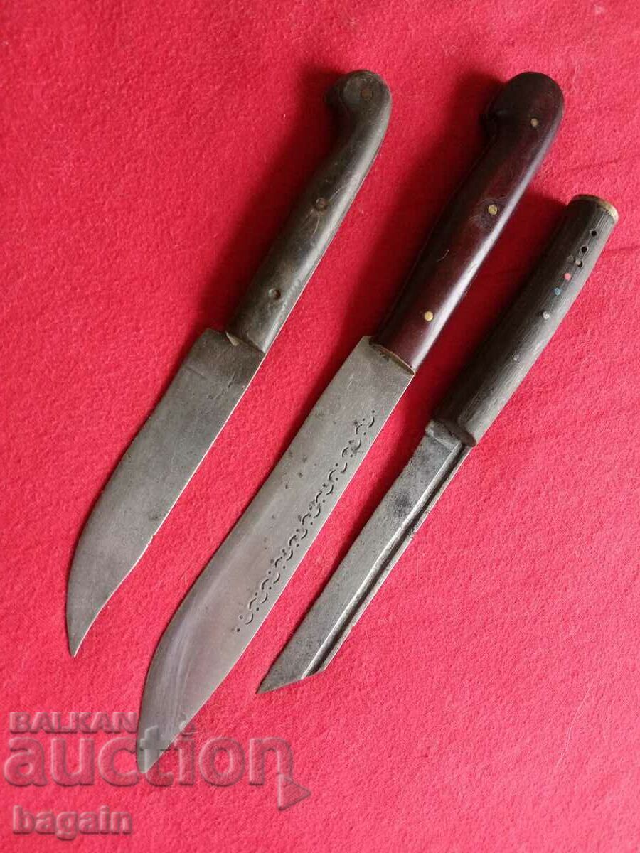 Bulgarian shepherd knives in lot.