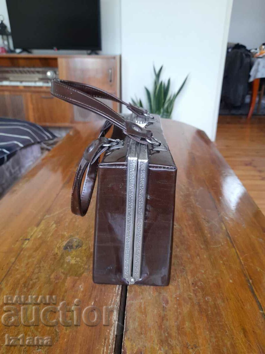 Old handbag with price 22.00 BGN | € 11.25 Old handbag with price 22.00 BGN | € 11.25