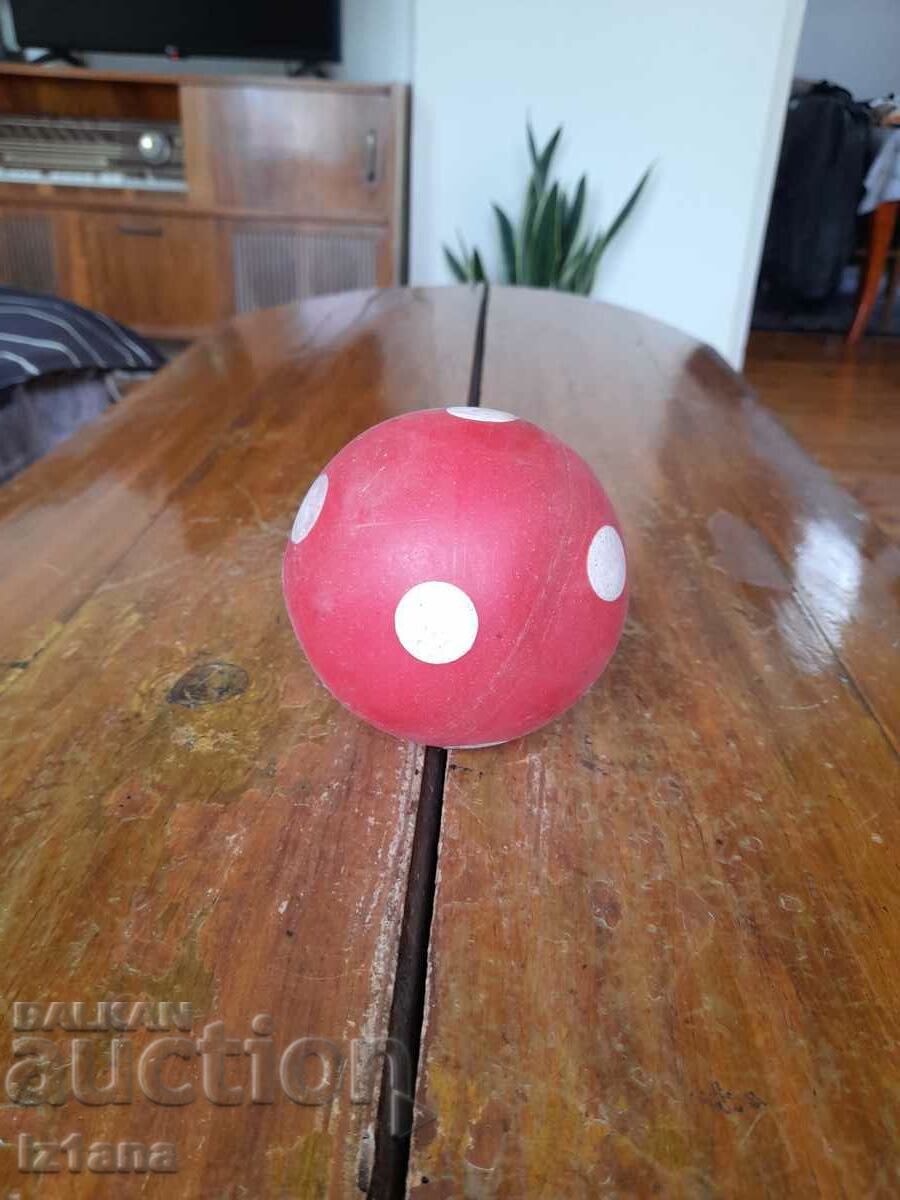 O minge veche pentru copii