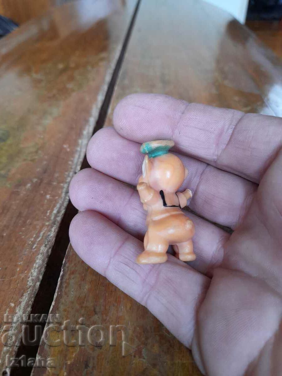 Delivery of Old figurine Pig