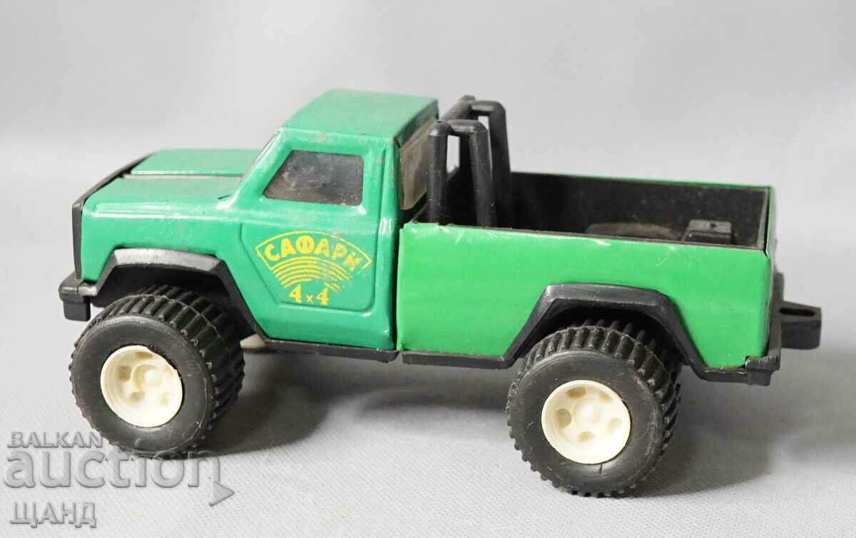 Old Soc metal toy model jeep pickup safari