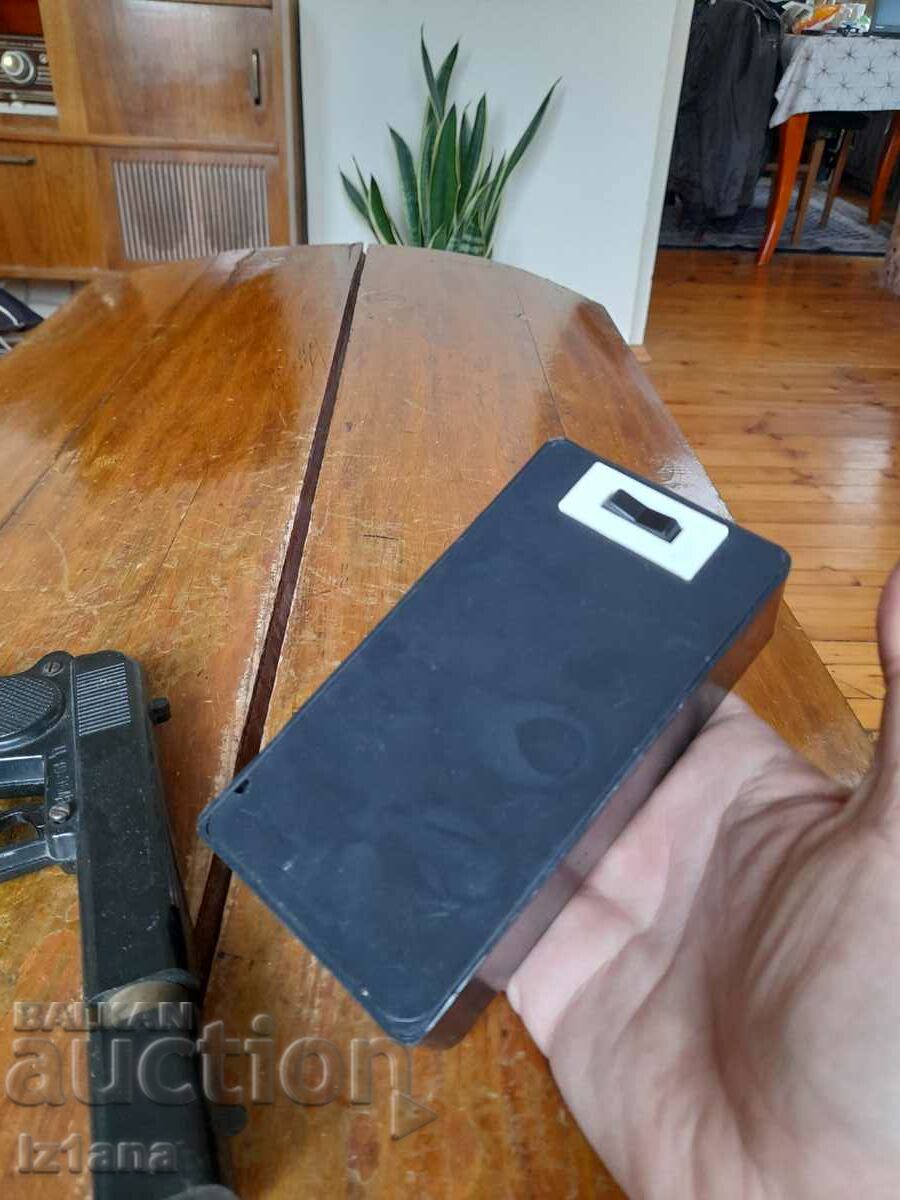 Auction  Old Toy Gun and Target