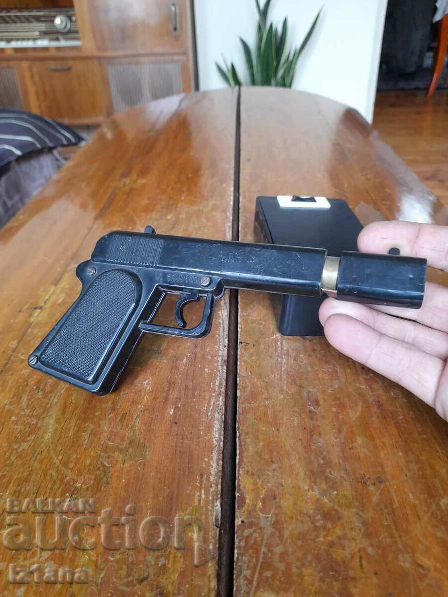 Delivery of Old Toy Gun and Target