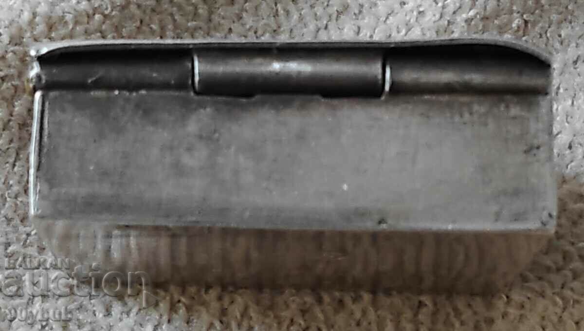 Delivery of Old interesting silver snuff box 925 / 21g. Delivery of Old interesting silver snuff box 925 / 21g.