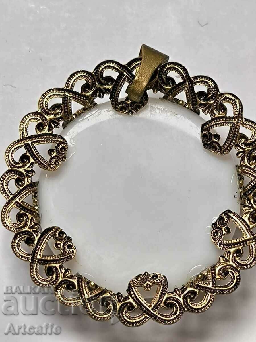 Delivery of GILT BRONZE CAMEO