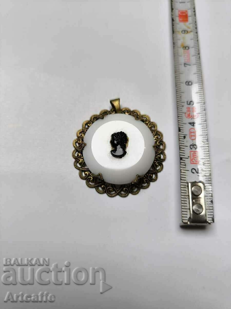 GILT BRONZE CAMEO - 6 GILT BRONZE CAMEO - 6