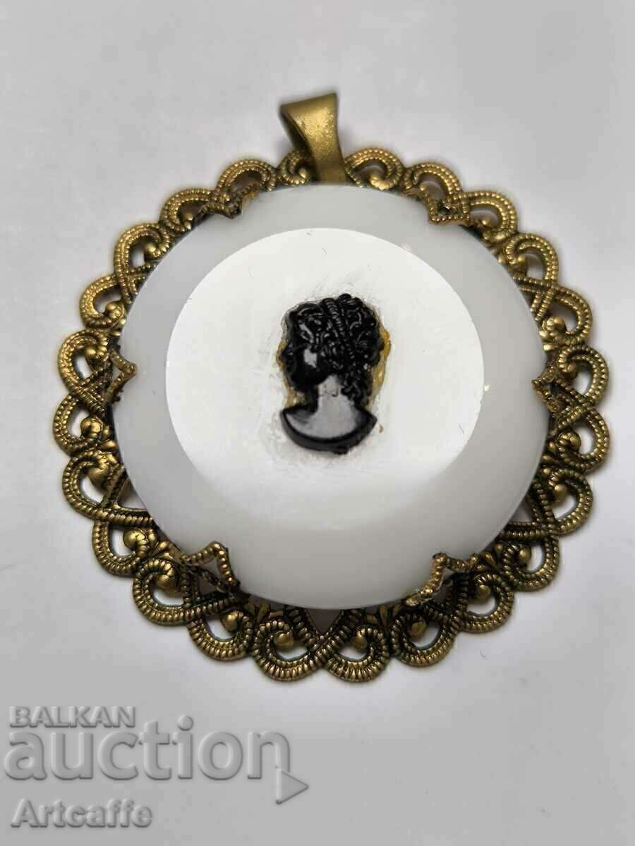 GILT BRONZE CAMEO - 7