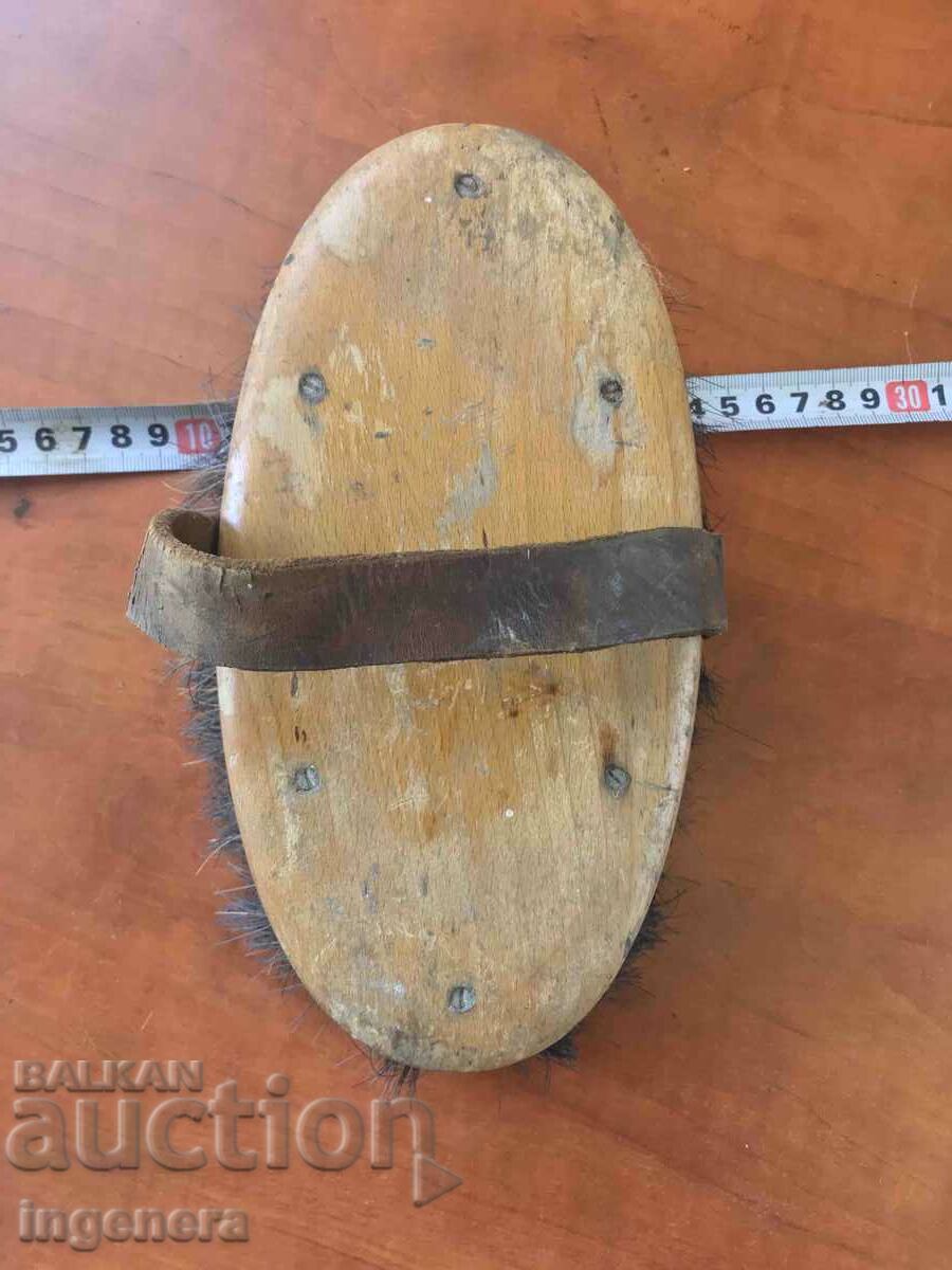 Auction SHOE SHINE BRUSH ANTIQUE WOOD EST. HAIR Auction SHOE SHINE BRUSH ANTIQUE WOOD EST. HAIR