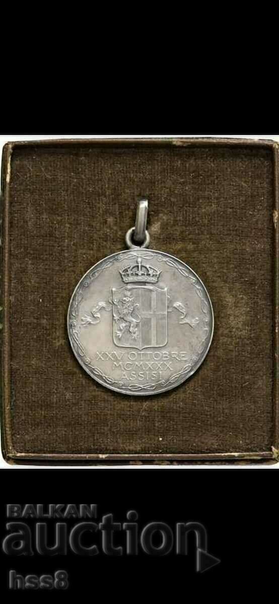 Tsar Boris wedding 1930. Silver with box. with price 850.00 BGN | € 434.60 Tsar Boris wedding 1930. Silver with box. with price 850.00 BGN | € 434.60