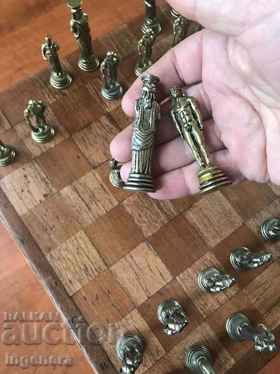 Licitație TABĂ DE ȘAH CU PIESE METALICE! Licitație TABĂ DE ȘAH CU PIESE METALICE!