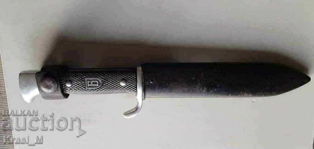 Original knife of the "Brannik" youth organization!