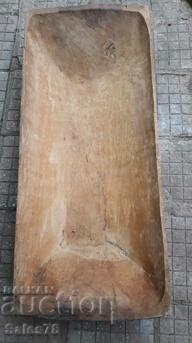 Wooden trough for overnight bread, interior