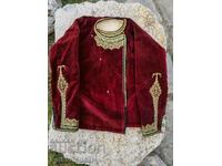 Срмено кадифено палто од Гостиварска женска народна носија