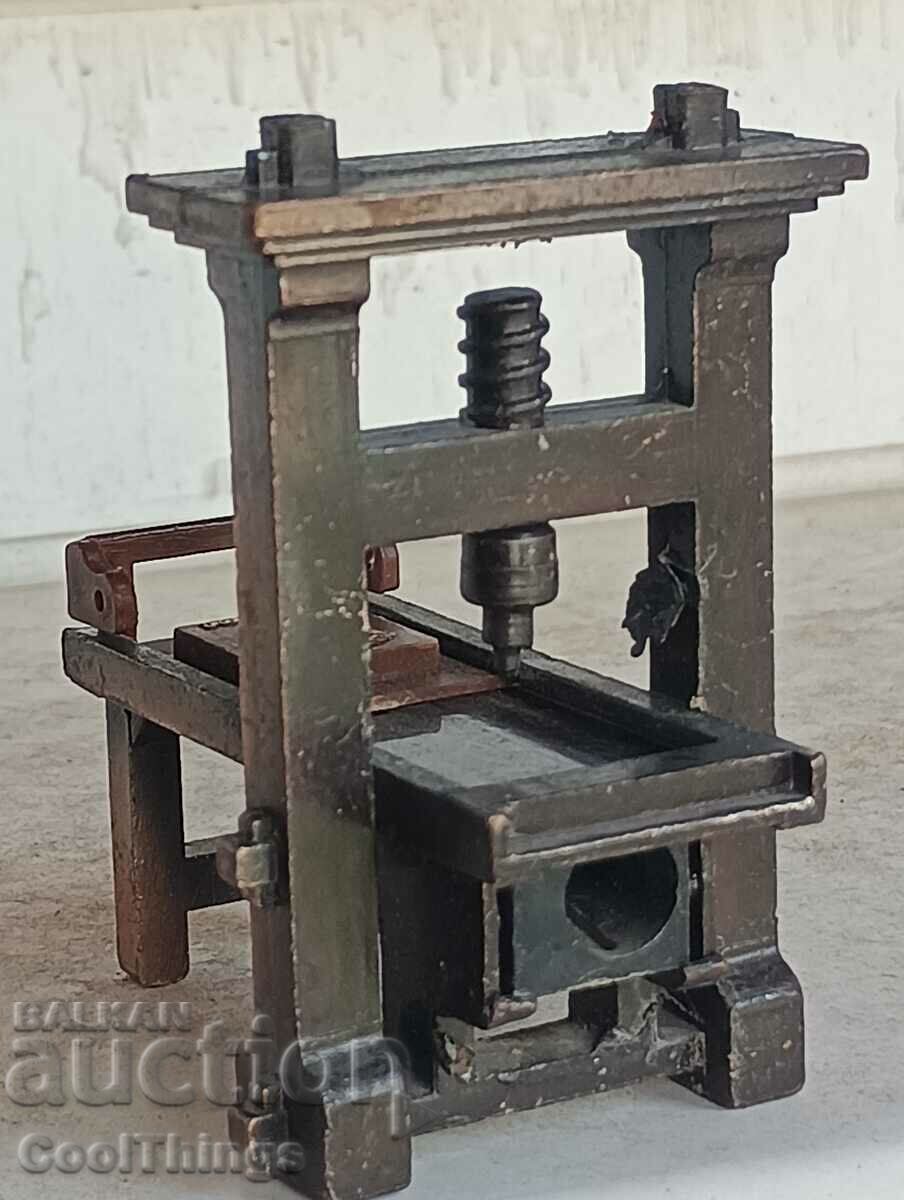 Collectible metal sharpener for collection
