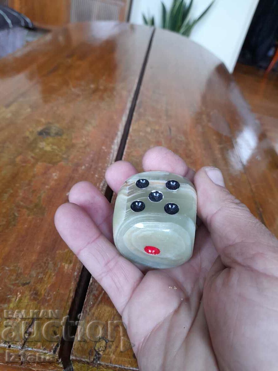Delivery of Old marble dice, die Delivery of Old marble dice, die