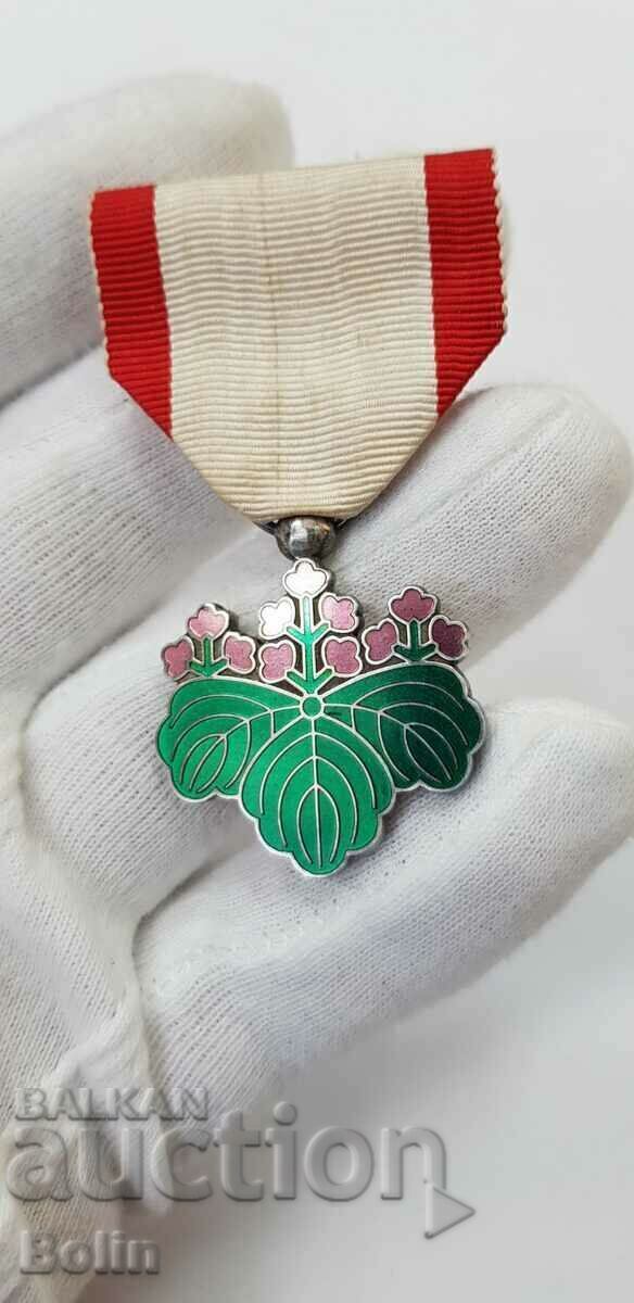 Beautiful collectible Japanese Order of the Rising Sun - with box with price 160.00 BGN | € 81.81 Beautiful collectible Japanese Order of the Rising Sun - with box with price 160.00 BGN | € 81.81