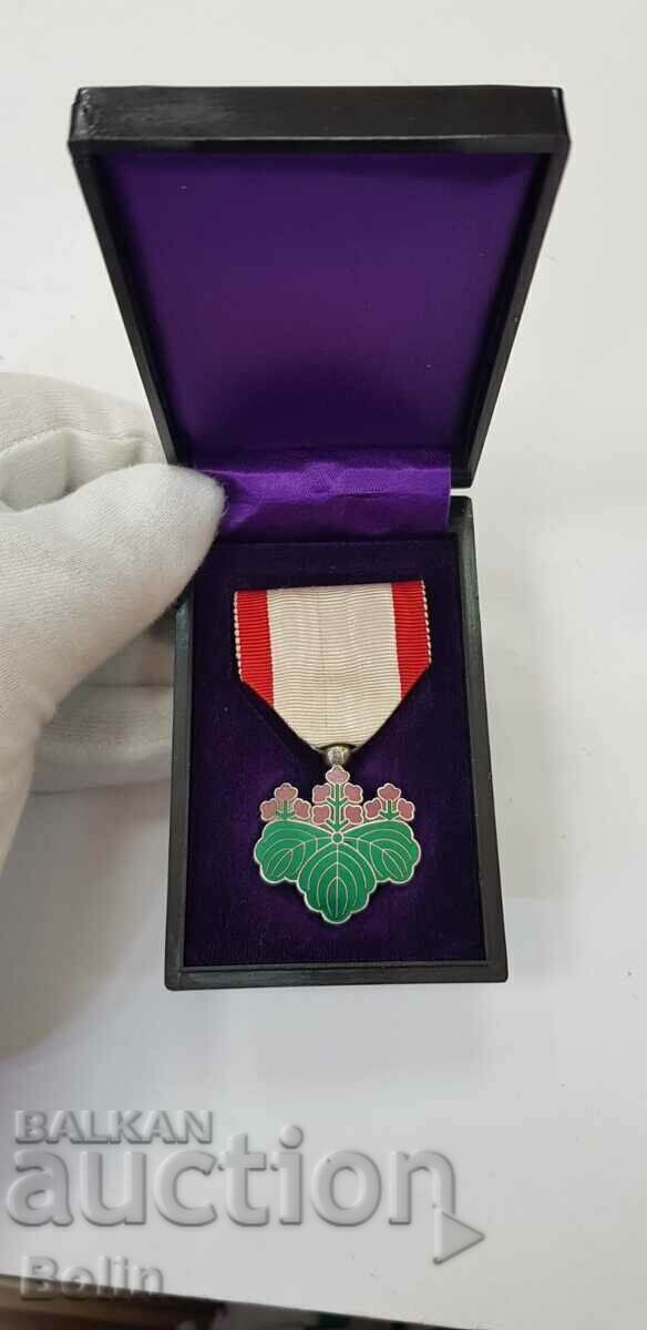 Beautiful collectible Japanese Order of the Rising Sun - with box - 6 Beautiful collectible Japanese Order of the Rising Sun - with box - 6