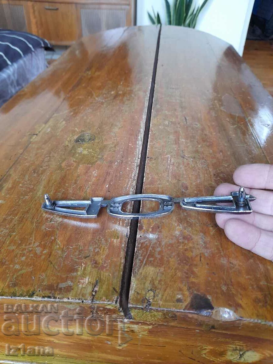 Delivery of Peugeot emblem, Peugeot 404 Delivery of Peugeot emblem, Peugeot 404