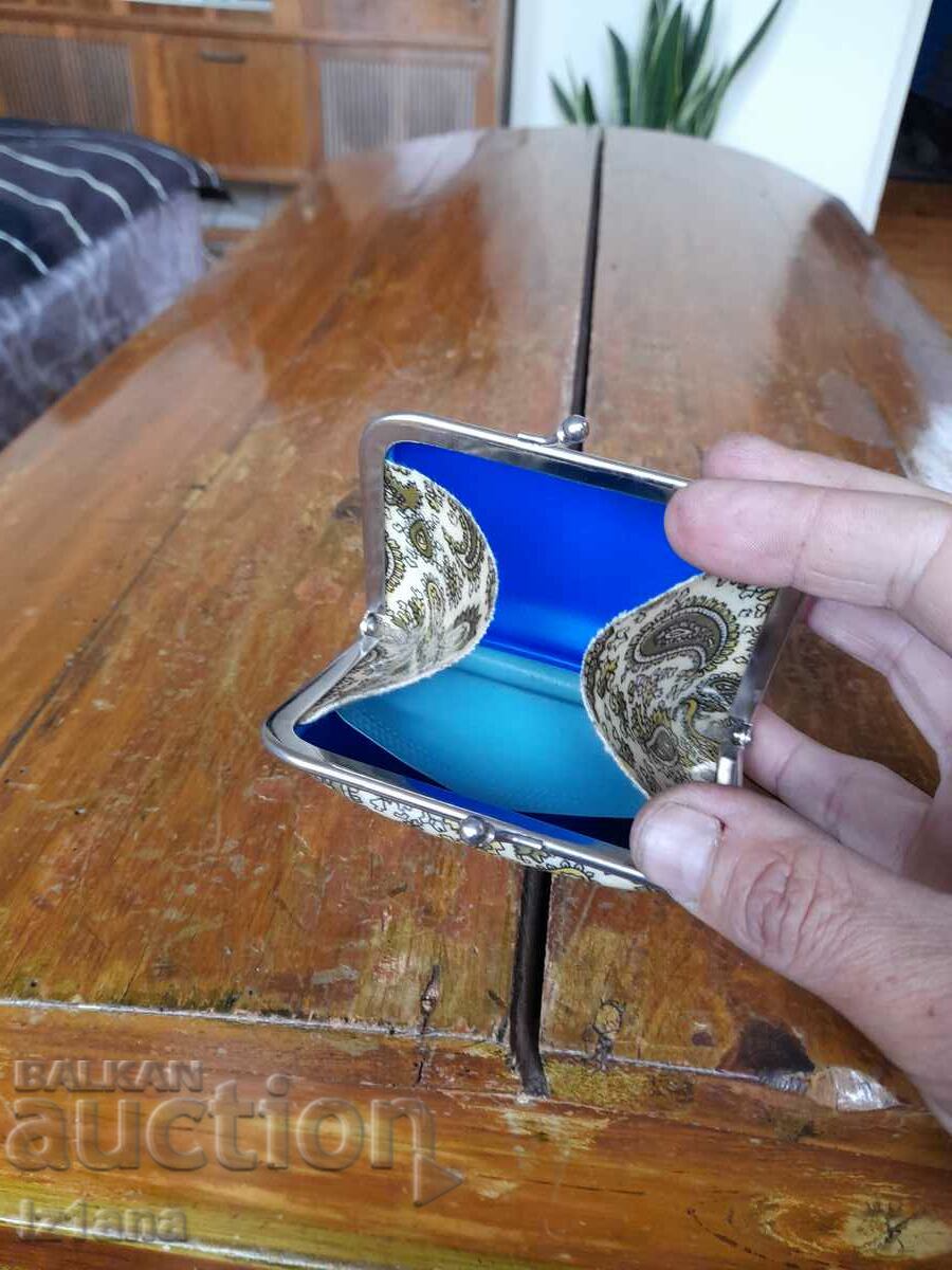 Старо дамско портмоне - 5 Старо дамско портмоне - 5