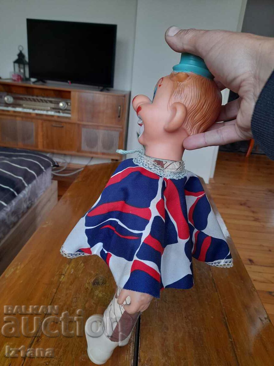 Παράδοση Παλιά κούκλα, κλόουν Παράδοση Παλιά κούκλα, κλόουν