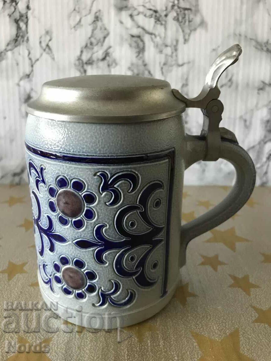 A mug with a lid