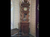 Ceas cu pendul unicat .Uique pendulum clock confiscated by