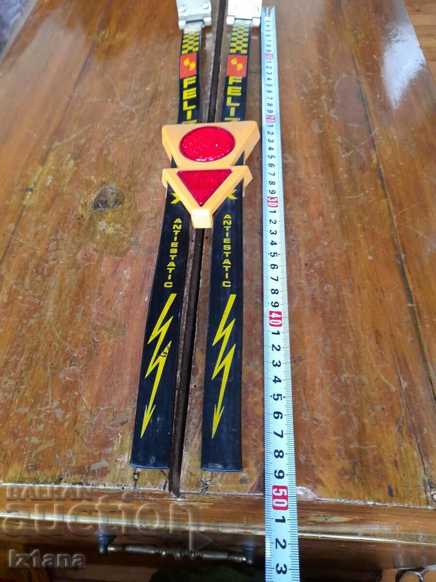 Old car Antistatic with price 85.00 BGN | € 43.46 Old car Antistatic with price 85.00 BGN | € 43.46