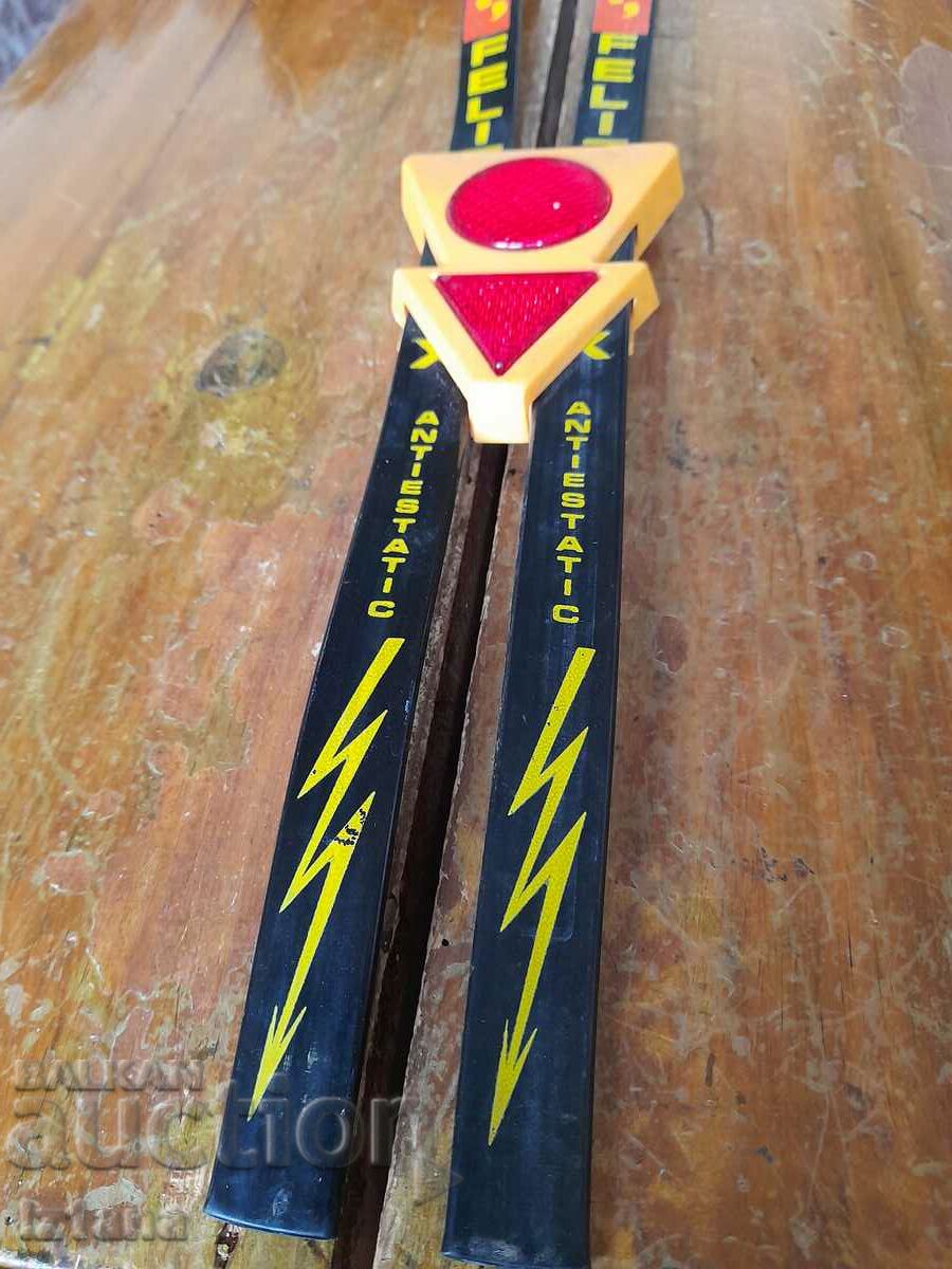 Delivery of Old car Antistatic Delivery of Old car Antistatic